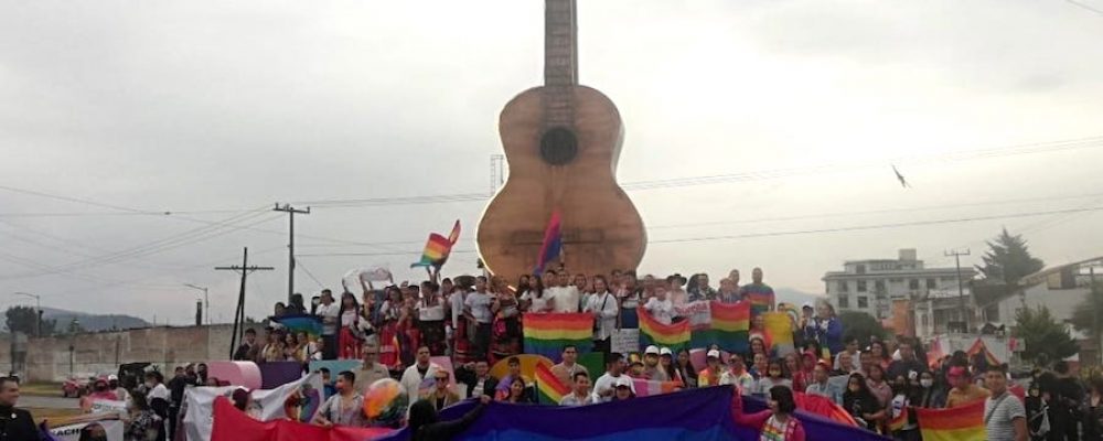 Los derechos y el amor se aplican, indígenas viven histórica marcha del orgullo gay en Paracho