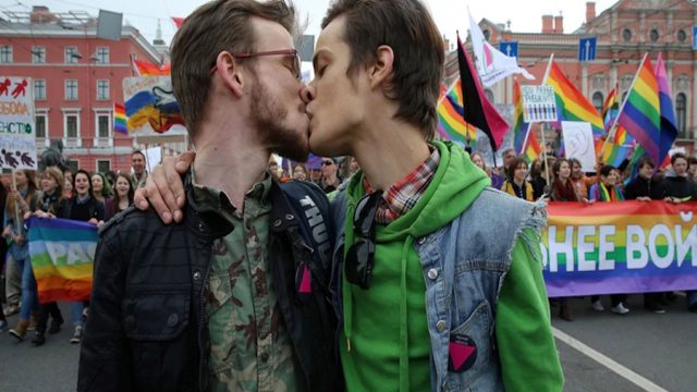 Una ley feroz, represión y prejuicios históricos: cómo es ser gay en la Rusia de Putin